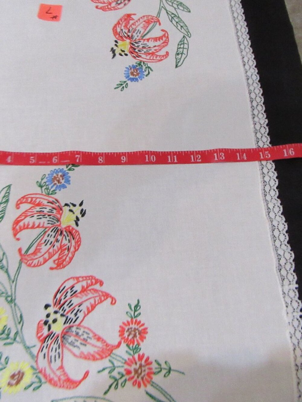 #7 Table Runner Embroidered - Picture 5 of 9